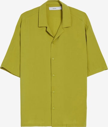 Bershka Regular fit Риза в зелено: отпред