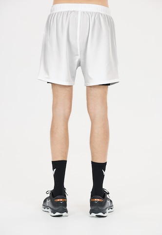 Virtus Regular 2-in-1-Shorts 'Zayne V2' in Weiß