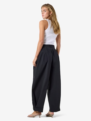 Noisy may Regular Sporthose in Schwarz