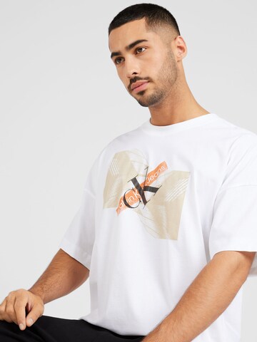 T-Shirt 'SKYSCRAPER' Calvin Klein Jeans en blanc