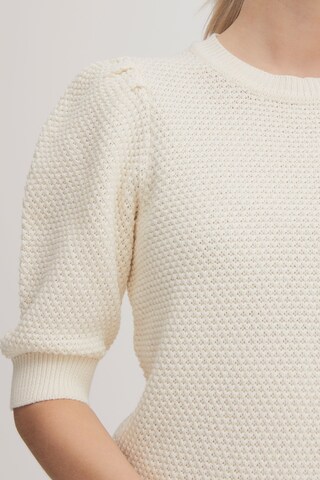 Oxmo Sweater in Beige