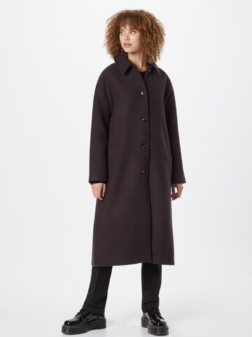 Neo Noir Between-Seasons Coat 'Anlu' in Brown: front