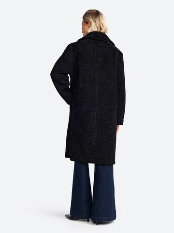 Manteau mi-saison Rich & Royal en noir