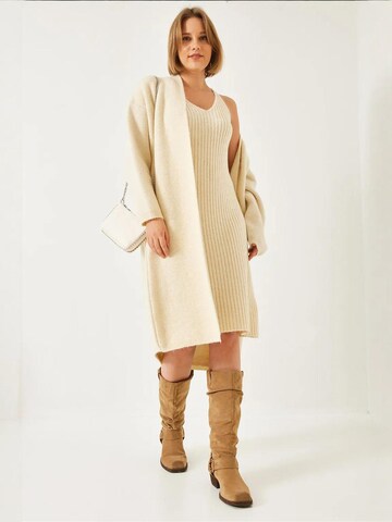 Robes en maille Bianco Lucci en beige : devant
