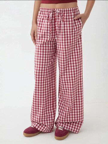 Hiccup - Calças em vermelho: frente