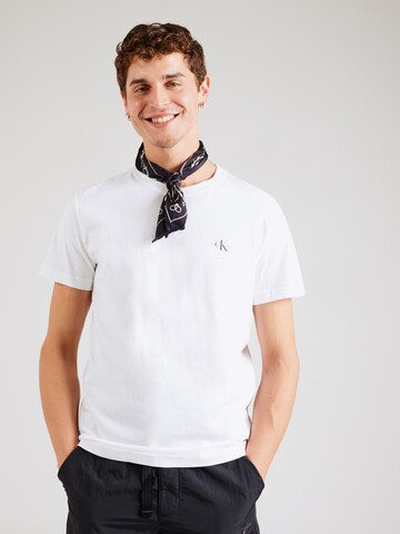 Calvin Klein Jeans Футболка в Серый: спереди