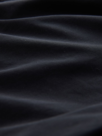 Next Tapered Cargobroek in Zwart