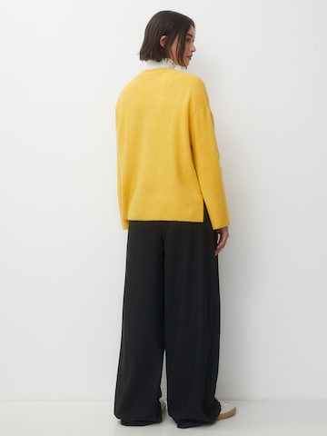 Pull-over Pull&Bear en jaune