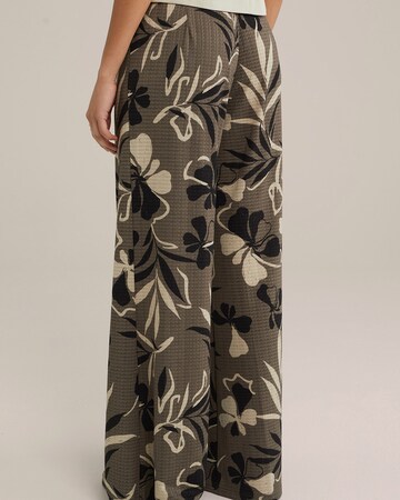 WE Fashion Wide leg Trousers in Green