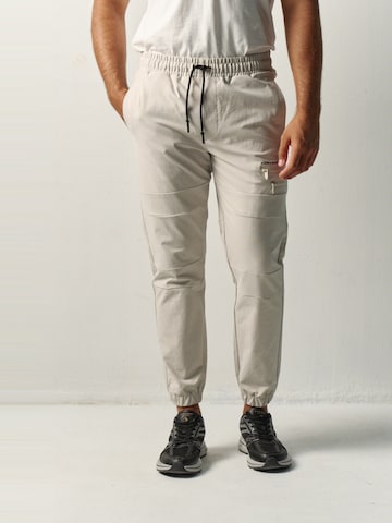 KOROSHI Tapered Byxa i vit: framsida