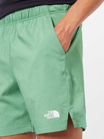 regular Pantaloni sportivi '24/7' di THE NORTH FACE in verde