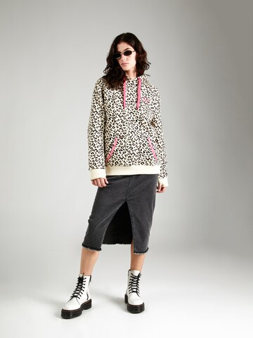Zwillingsherz Sweatshirt 'Bethany' in Beige