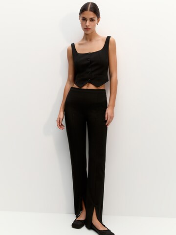 Pull&Bear Regular Pants in Black