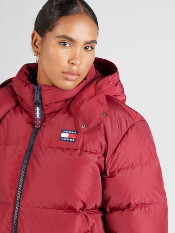 Giacca invernale 'Alaska' di Tommy Jeans Curve in rosso