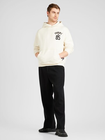 Tommy Jeans Sweatshirt in Beige