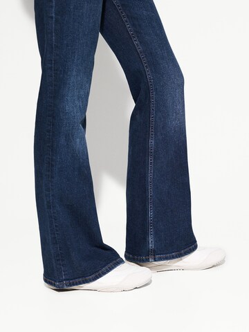 évasé Jean Bershka en bleu
