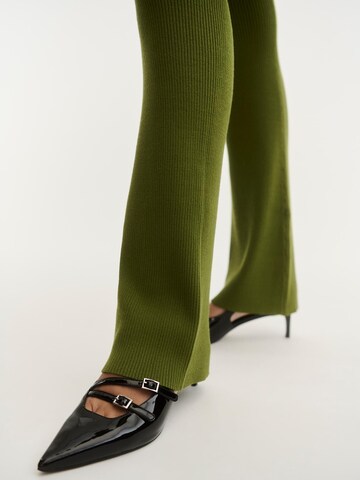 Skinny Leggings de la ABOUT YOU x Laura Giurcanu pe verde