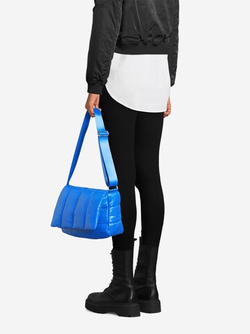 WEEKDAY Tasche 'Nessa' in Blau