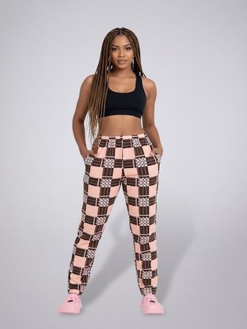 Pantaloncini da pigiama di LEAFLETIC in rosa: frontale
