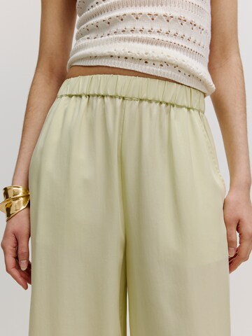 EDITED Wide leg Trousers 'Nona' in Green