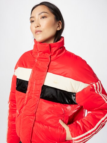 ADIDAS ORIGINALS - Chaqueta de invierno 'Ski Chic ' en rojo