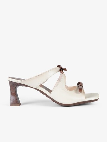 Sandalo di Hispanitas in beige: frontale