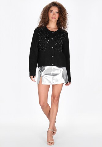 faina - Cárdigan en negro