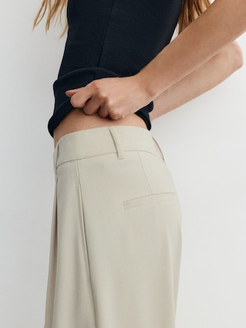 Pull&Bear Široký strih Plisované nohavice - Béžová