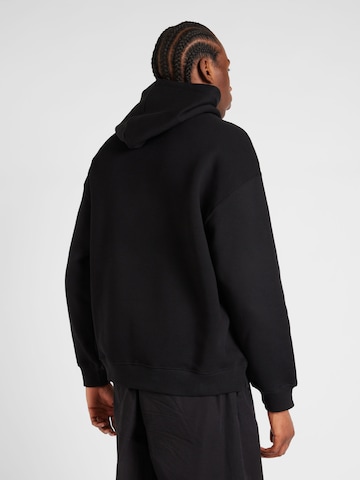 Low Lights StudiosSweater majica 'Mountain' - crna boja