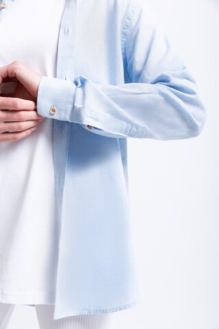 UNIQVIBE Blouse in Blauw