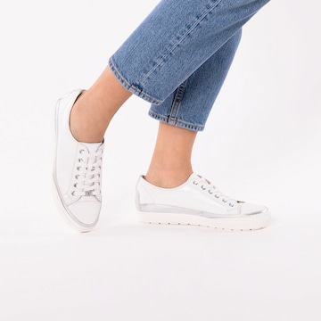 CAPRICE Sneakers in White