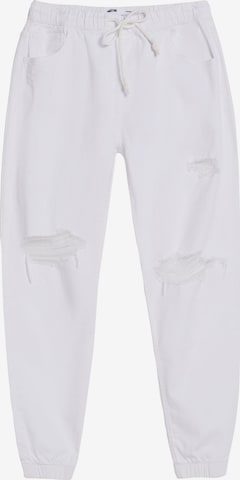 Bershka Tapered Jeans in White: front