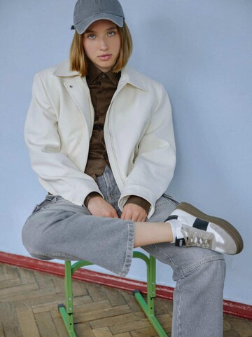 Estro Låg sneaker '09-32998' i vit