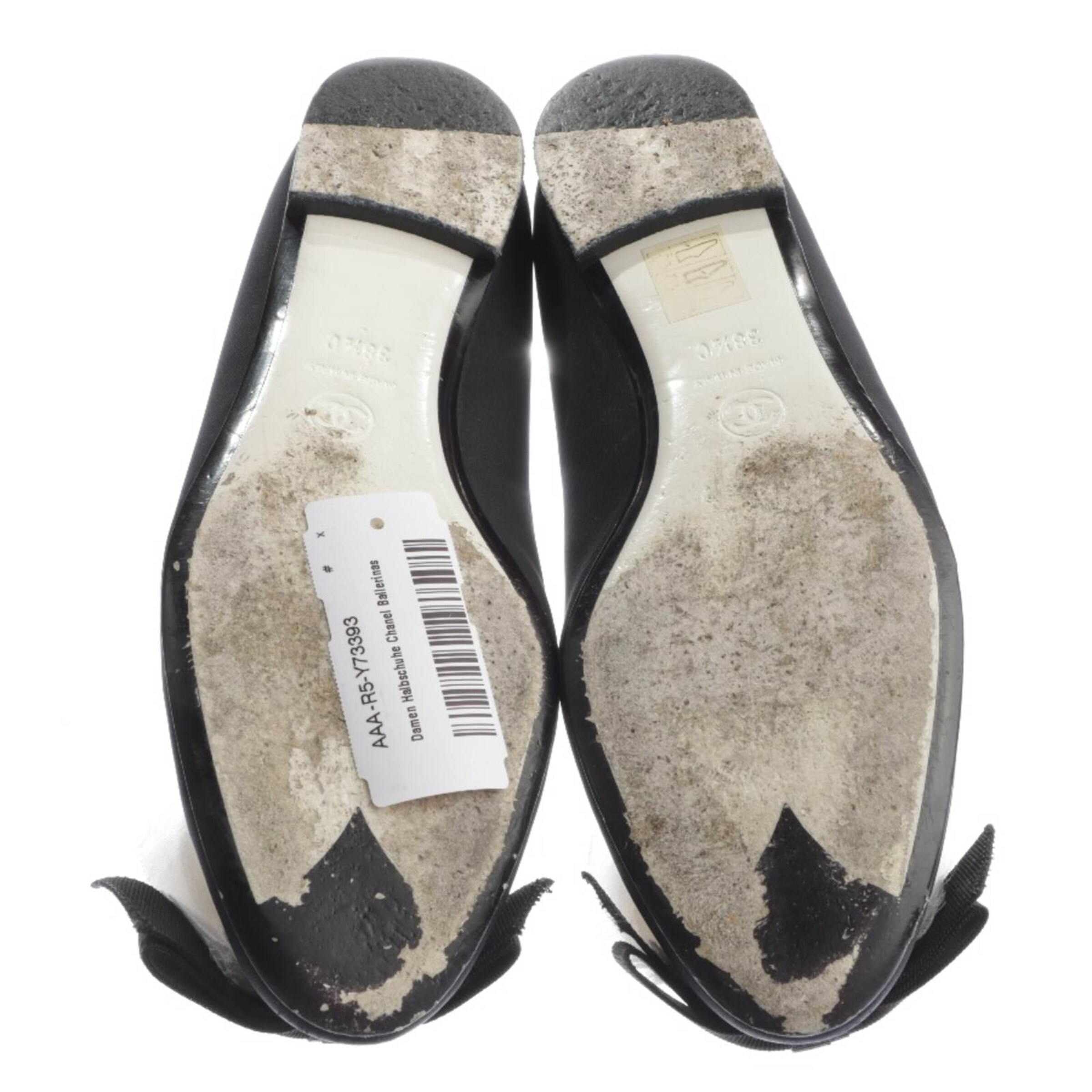 CHANEL Flats & Loafers in 38,5 in Black