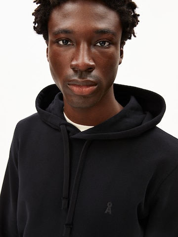 Sweat-shirt ARMEDANGELS en noir