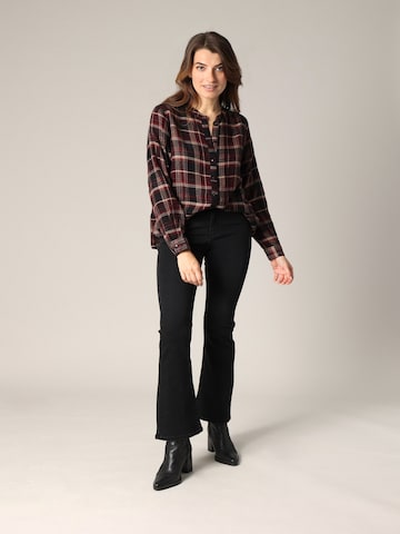 Chemisier 'LEANDRI' Deeluxe en rouge