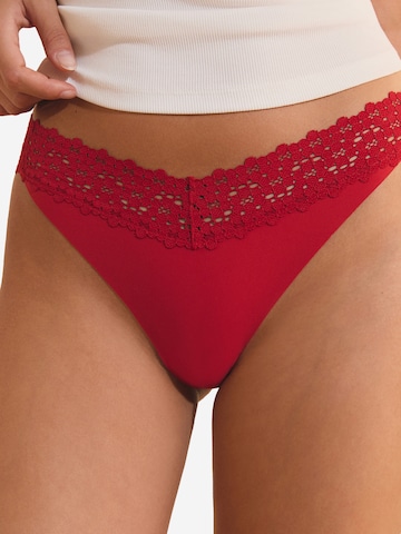 String 'Wish' ETAM en rouge