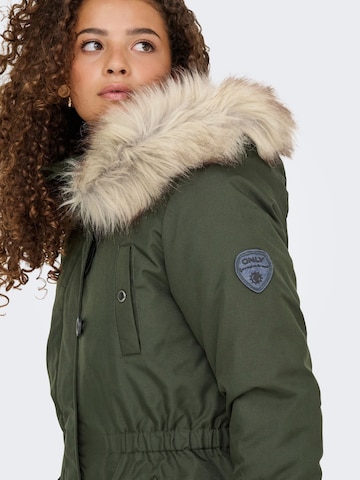 Parka d’hiver 'ONLIris' Only Petite en vert