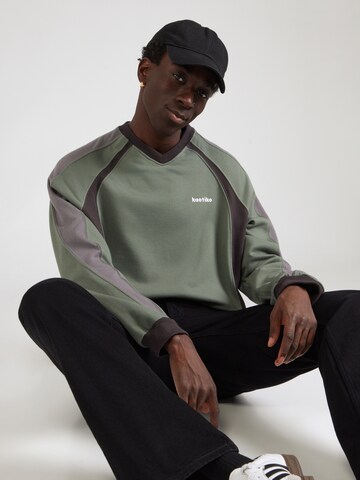 Kaotiko Mikina 'GIULIO OLD' – zelená: přední strana