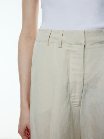 regular Pantaloni con pieghe 'Kaj' di EDITED in beige