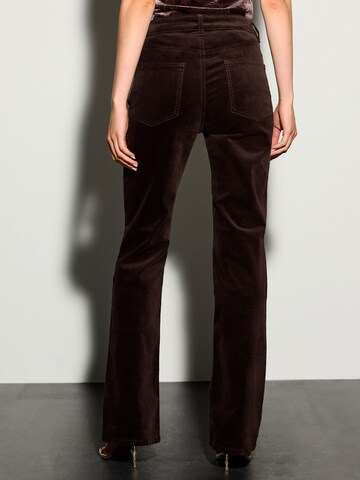 Bootcut Pantaloni di Next in marrone
