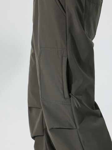 Youthup Loose fit Cargo Pants in Black