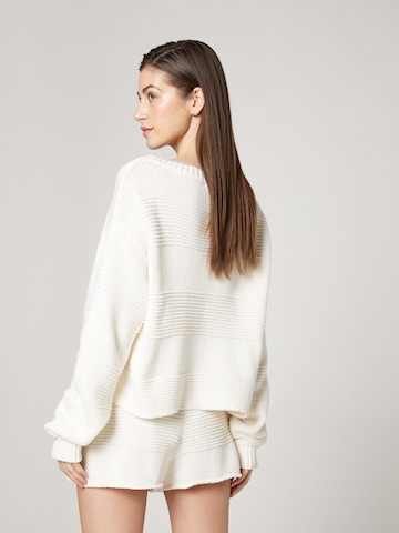 Pullover 'Irina' di LENI KLUM x ABOUT YOU in bianco