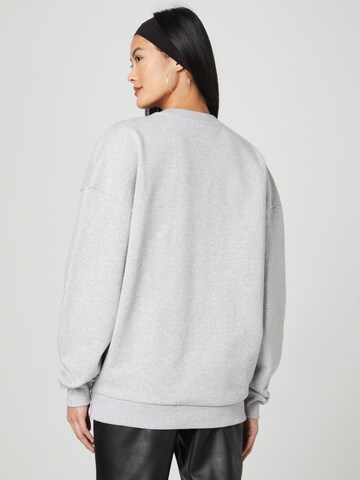 millane Sweatshirt 'Cassandra' in Grijs