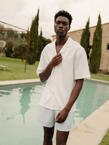 DAN FOX APPAREL - Ajuste regular Camisa 'Ryan' en blanco