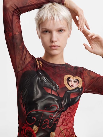 Tricou de la Desigual pe roșu