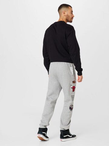 Mitchell & Ness Tapered Pants in Grey