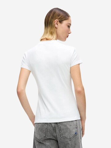 Maglietta 'KLJ Slim Ss K Logo Tee B2W17064' di KARL LAGERFELD JEANS in bianco