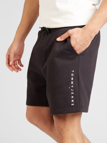 Tommy Jeans Loosefit Shorts in Schwarz