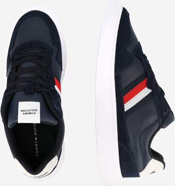 TOMMY HILFIGER Sneaker in Blau